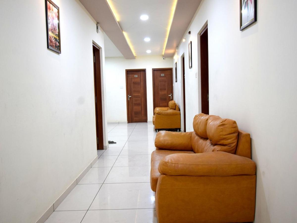 Hotel Embassy Kalol Екстер'єр фото