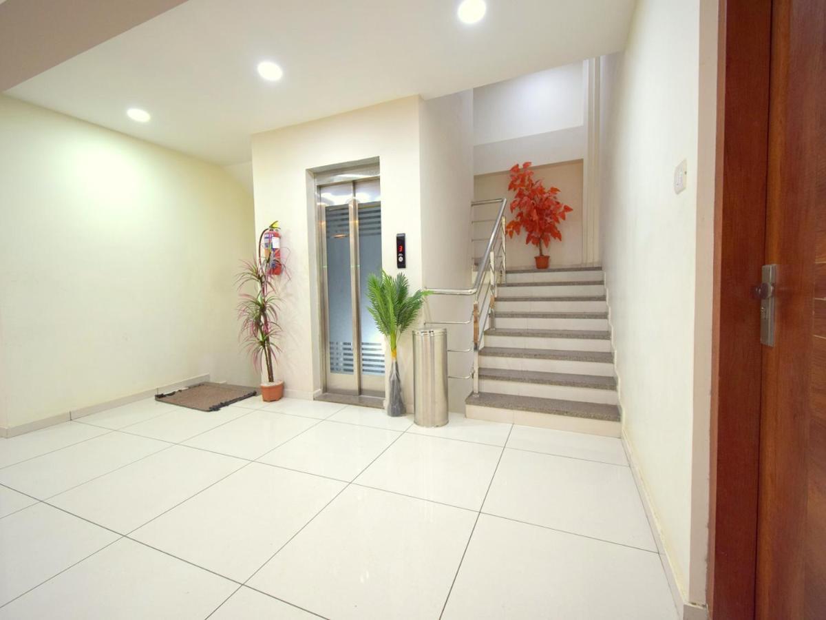 Hotel Embassy Kalol Екстер'єр фото