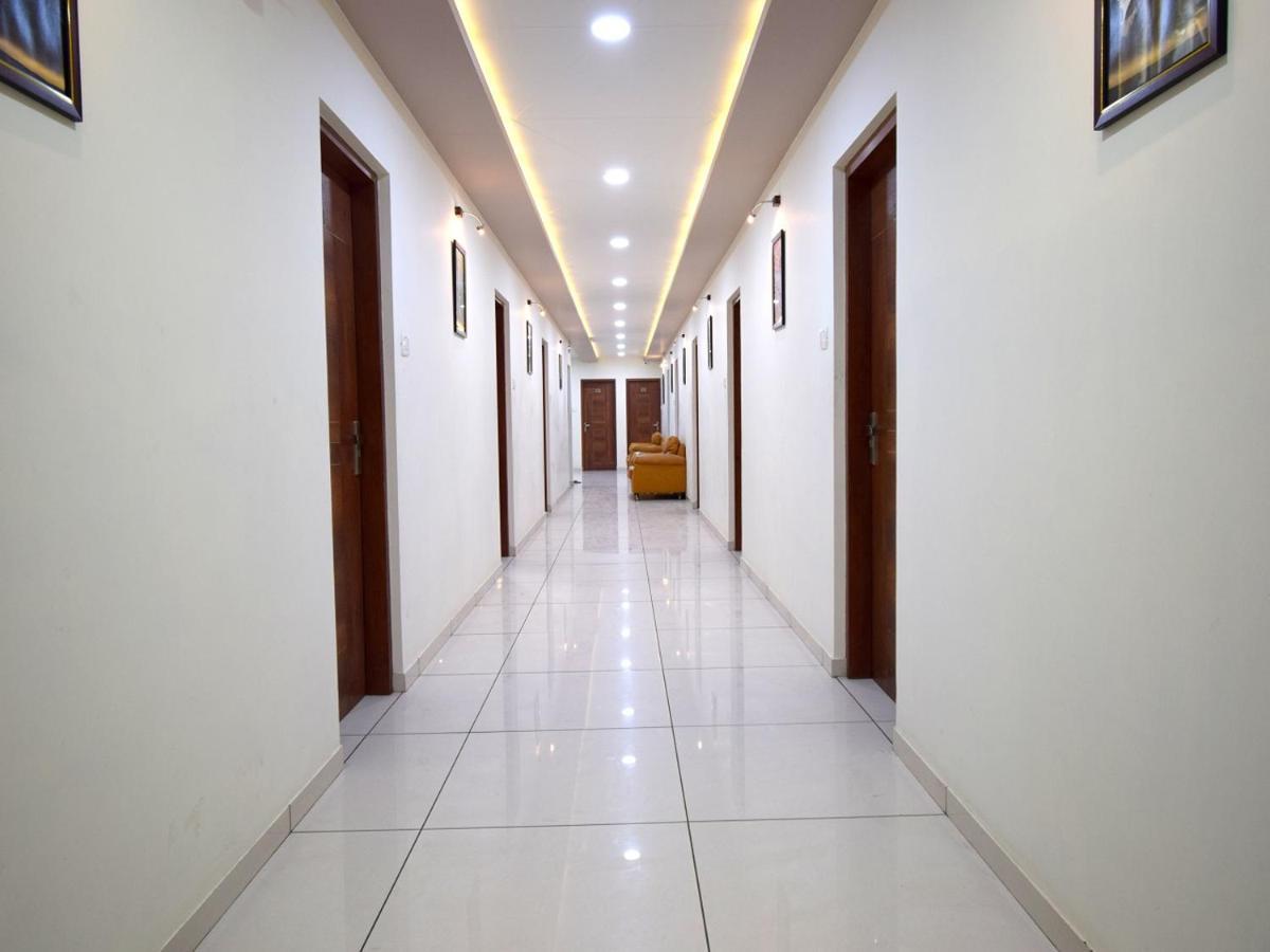 Hotel Embassy Kalol Екстер'єр фото